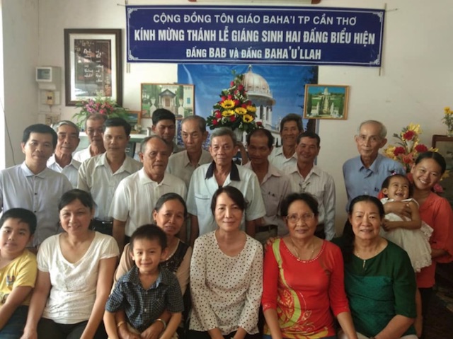 Cộng đồng Tôn giáo Baha’i Việt Nam tổ chức Thánh Lễ Giáng sinh hai Đấng Biểu hiện Song hành