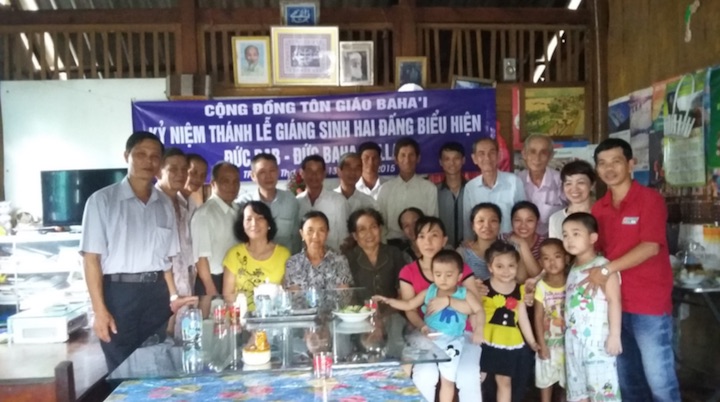 Cộng đồng Baha’i Việt Nam tổ chức Thánh Lễ Giáng sinh hai Đấng Biểu hiện Song hành